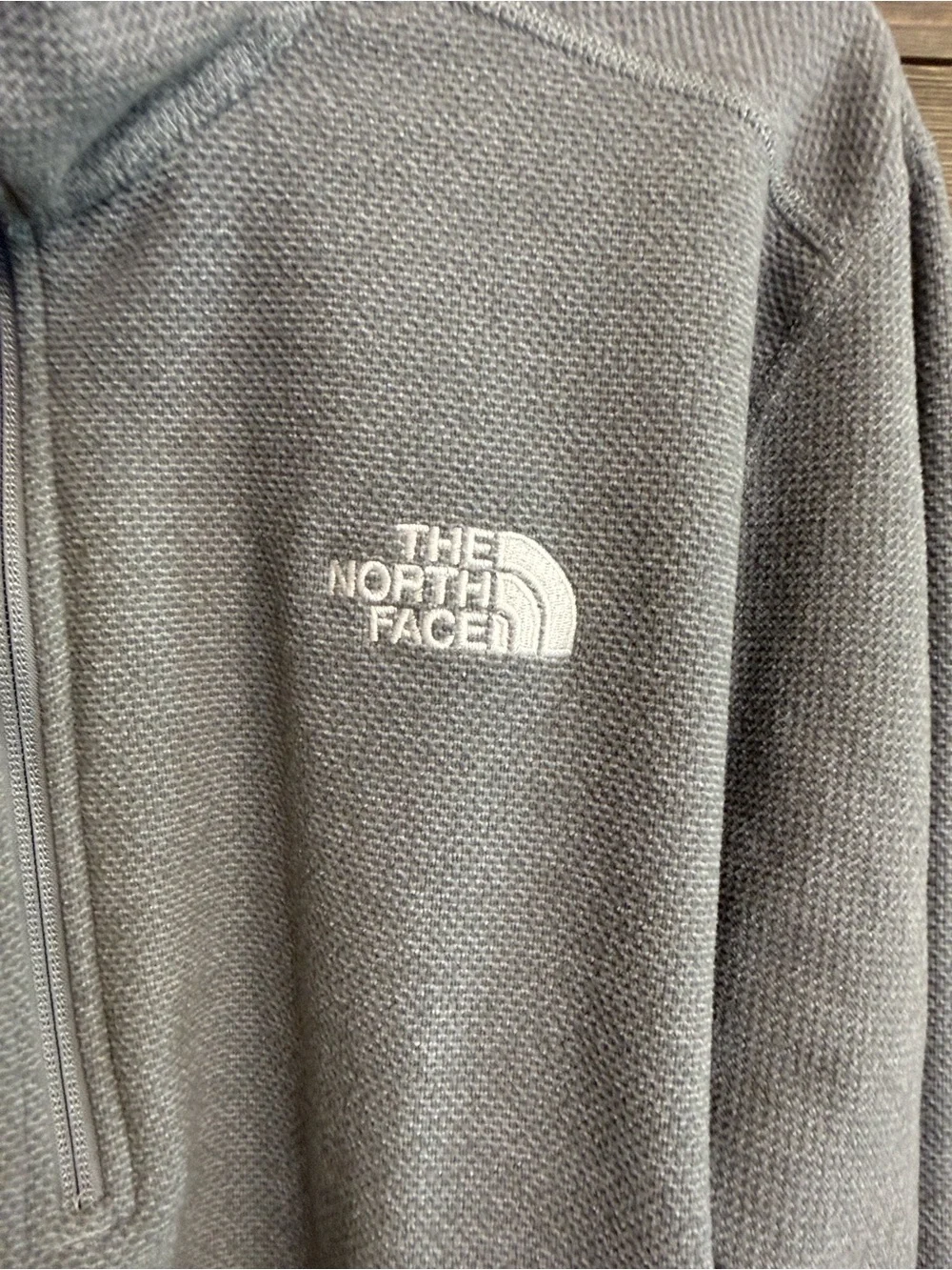 The North Face Men's Light Gray Half-Zip Fleece Pullover